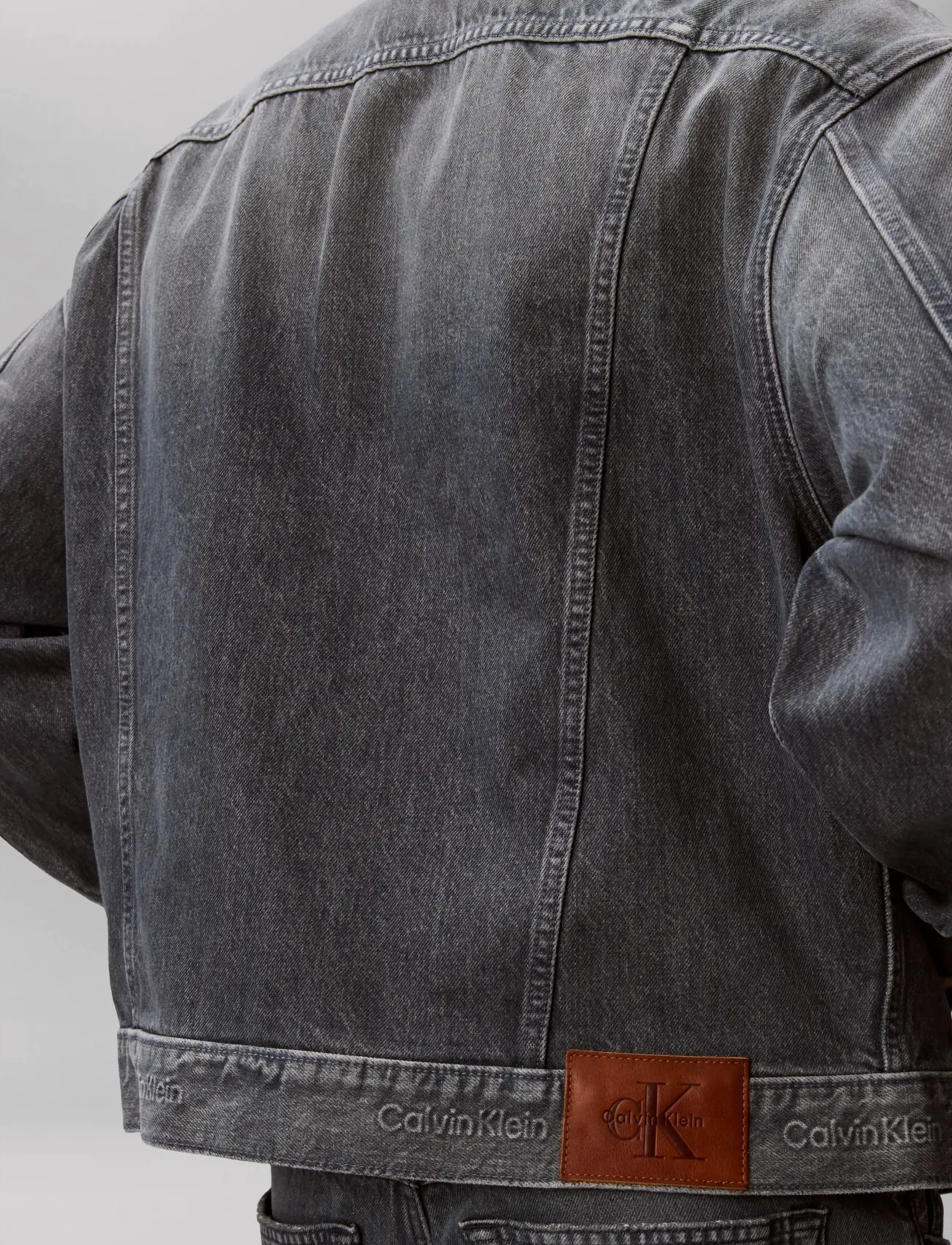Calvin Klein Jeans - 90S BLUE ASH STONE TRUCKER - uforede denimjakker - blue ash stone - 4