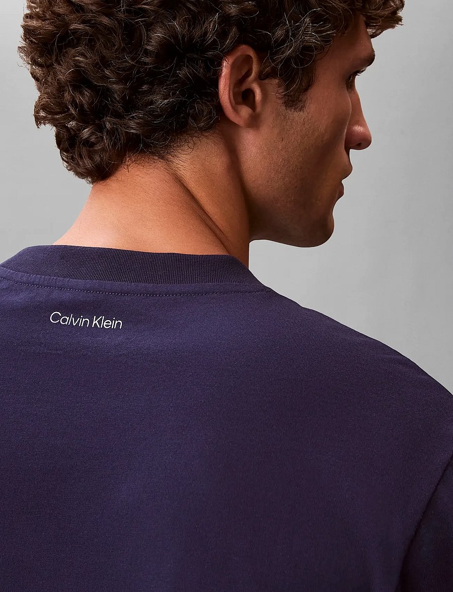 Calvin Klein Jeans - 20S MARCH GRAPHIC SEASONAL FASHI - short-sleeved t-shirts - evening blue - 4