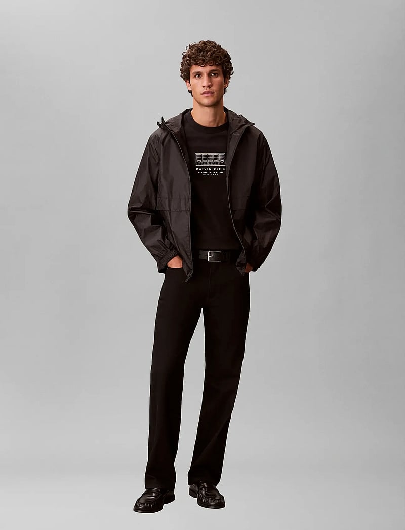 Calvin Klein Jeans - 16S MARCH GRAPHIC SEASONAL FASHI - kortärmade t-shirts - black - 0