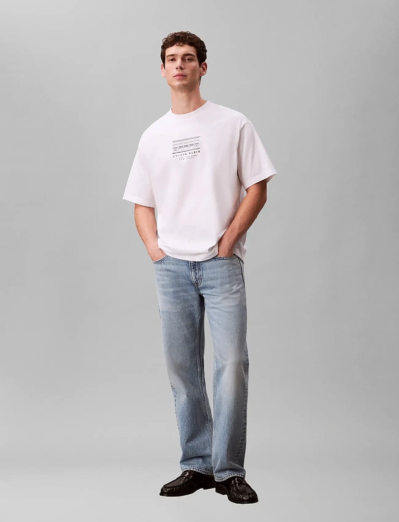 Calvin Klein Jeans - 16S MARCH GRAPHIC SEASONAL FASHI - kortärmade t-shirts - bright white - 0