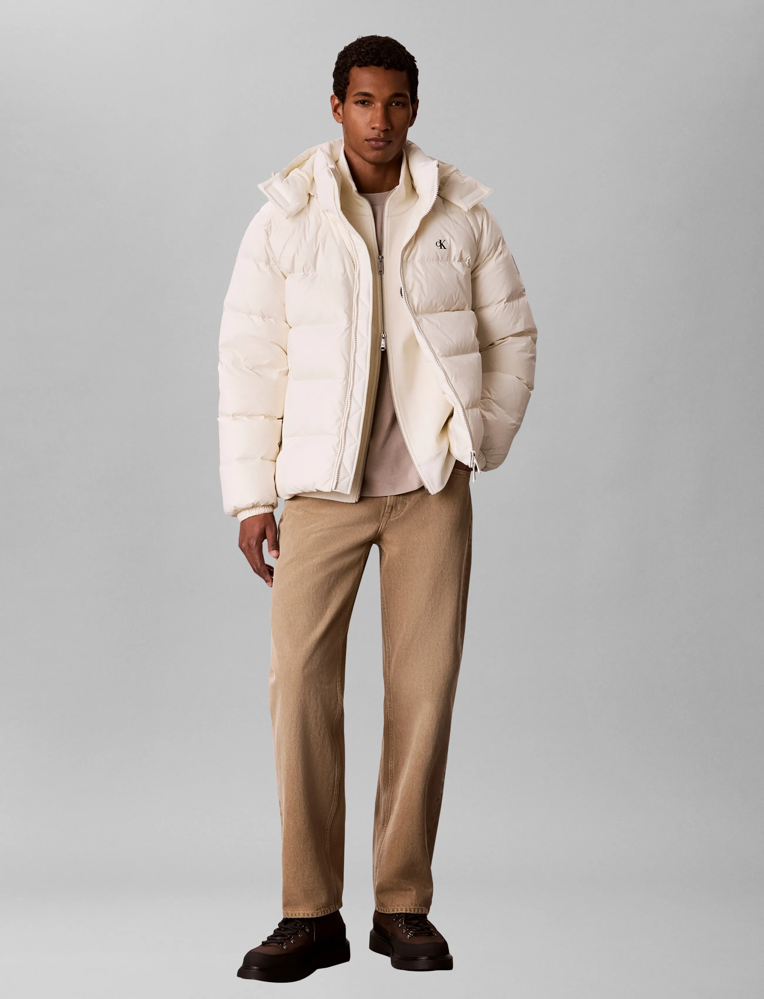 Calvin Klein Jeans Ls Nyln Zp Off Hod Down Pufr Jkt, L, Jackets, Creme - Padded Männerswear