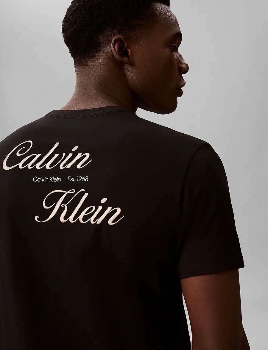 Calvin Klein Jeans - SS 30s EU CALVIN KLEIN RESRT GRA - kurzärmelige t-shirts - black - 4