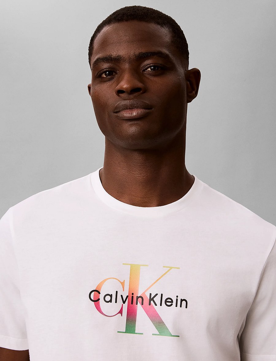 Calvin Klein Jeans - SS 20s CK PRIDE26 GRAPHIC CLSC T - short-sleeved t-shirts - brilliant white - 3