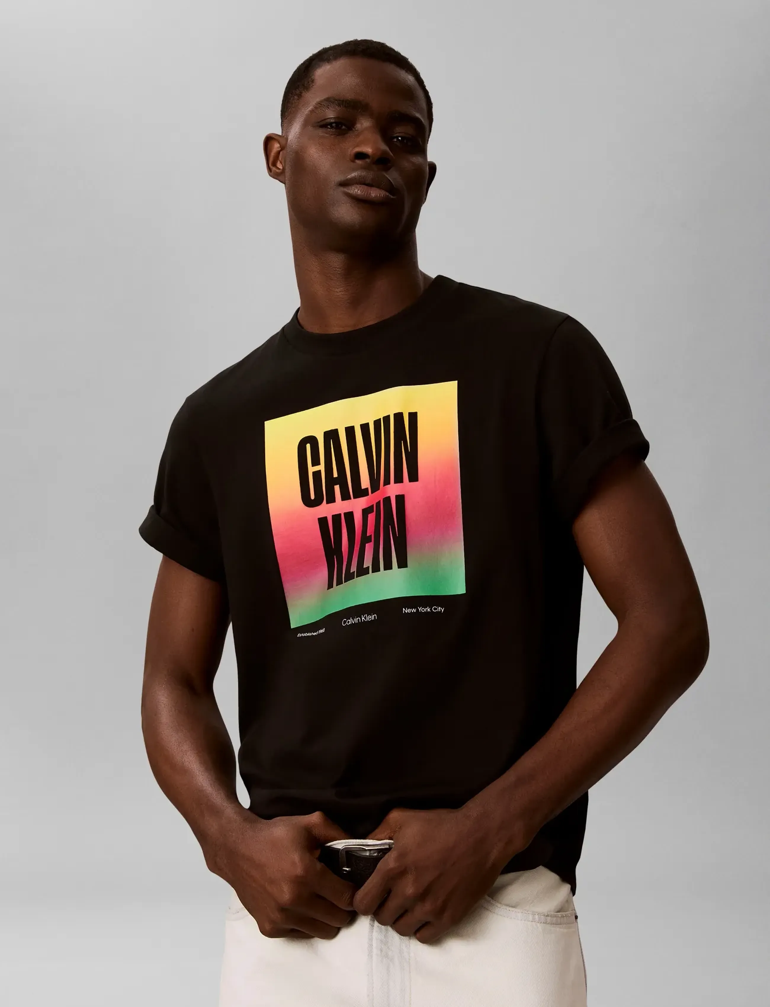 Calvin Klein Jeans - SS 20s CALVIN KLEIN PRIDE26 GRAP - kurzärmelig - black - 4