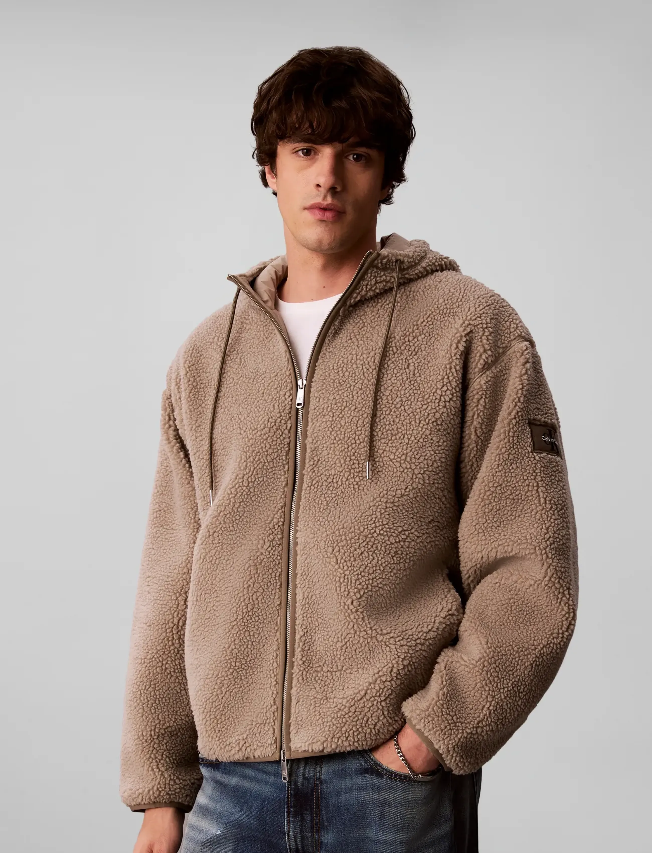 Calvin Klein Jeans LS SHERPA BADGE FUNNEL NECK FZ H - Sweatshirts - ROASTED CASHEW / brown