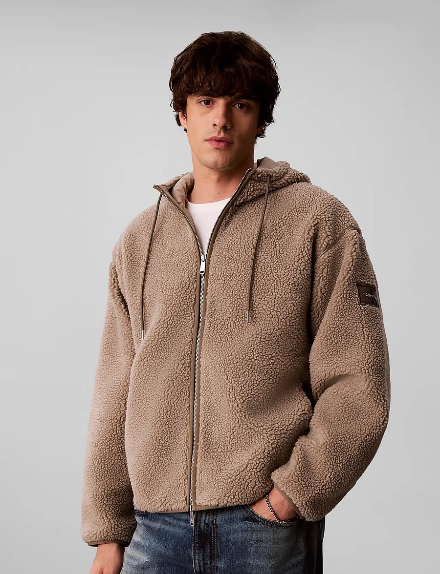 Calvin Klein Jeans - LS SHERPA BADGE FUNNEL NECK FZ H - fleece-pullover - roasted cashew - 0