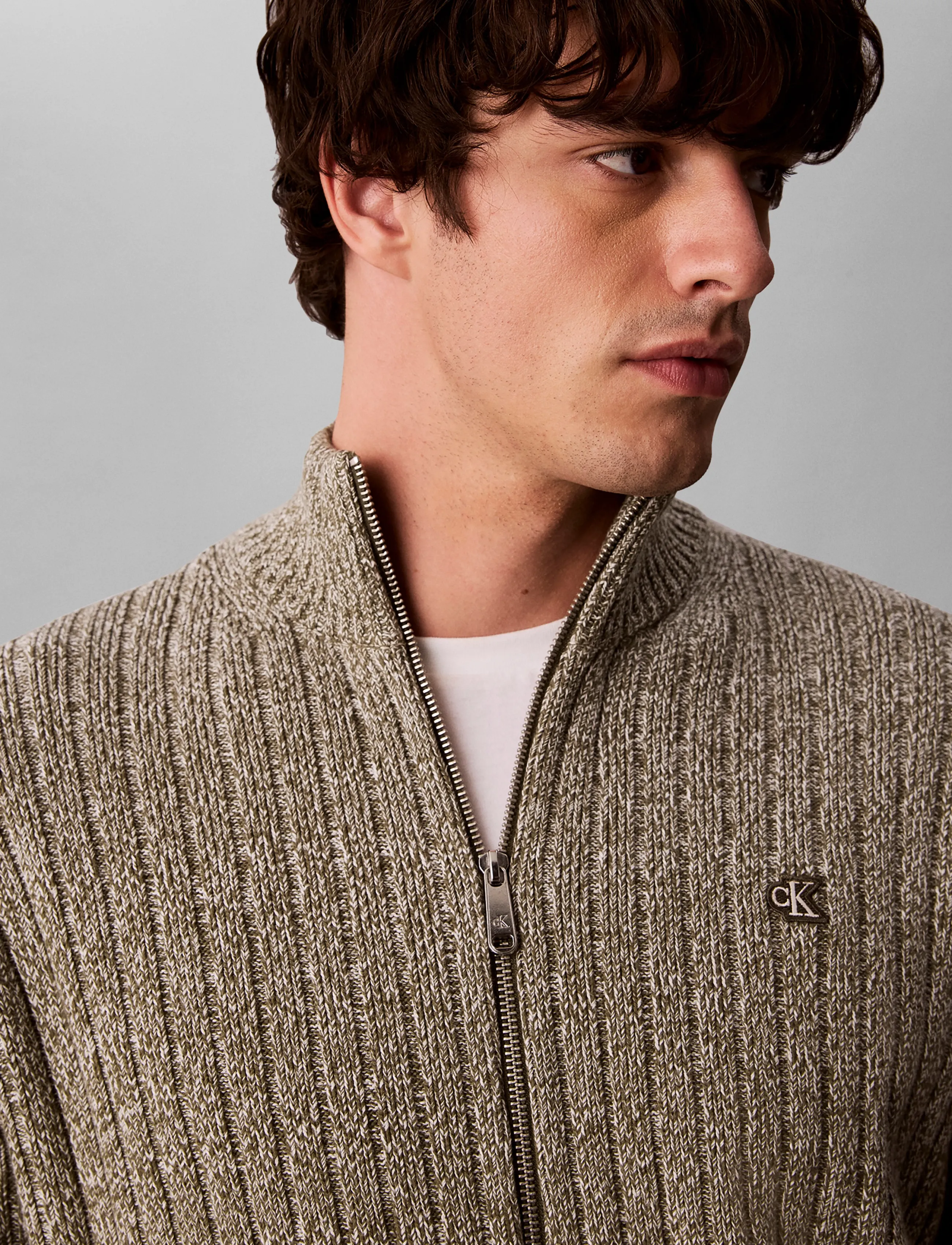 Calvin Klein Jeans - LS VERTICAL TEXTURE CTTN FZ SWTR - pullover mit durchgehendem reißverschluss - olive night mouline - 4