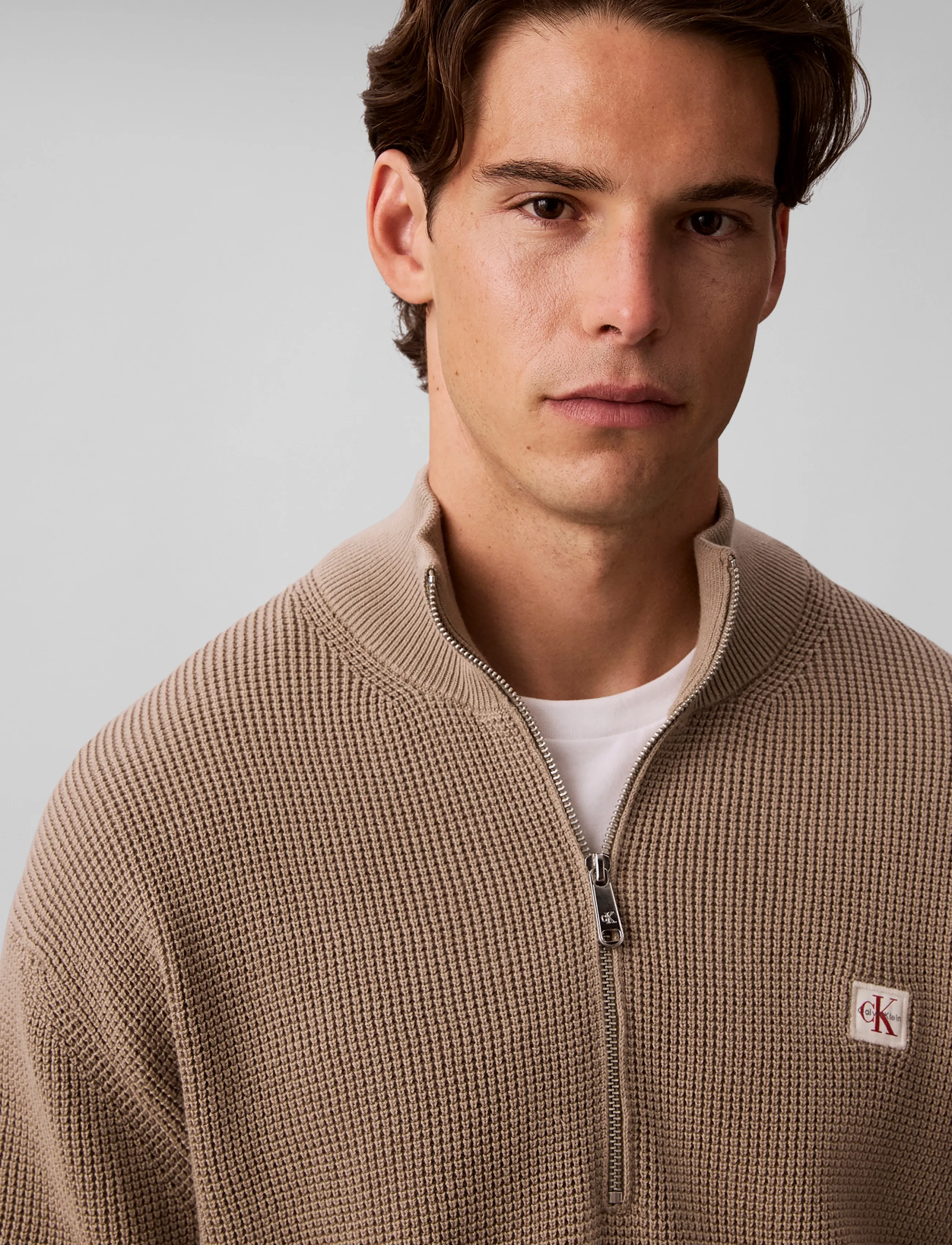 Calvin Klein Jeans - LS CLSC CTTN WFLE HZIP SWTR 9GG - pullover mit halbem reißverschluss - roasted cashew - 4