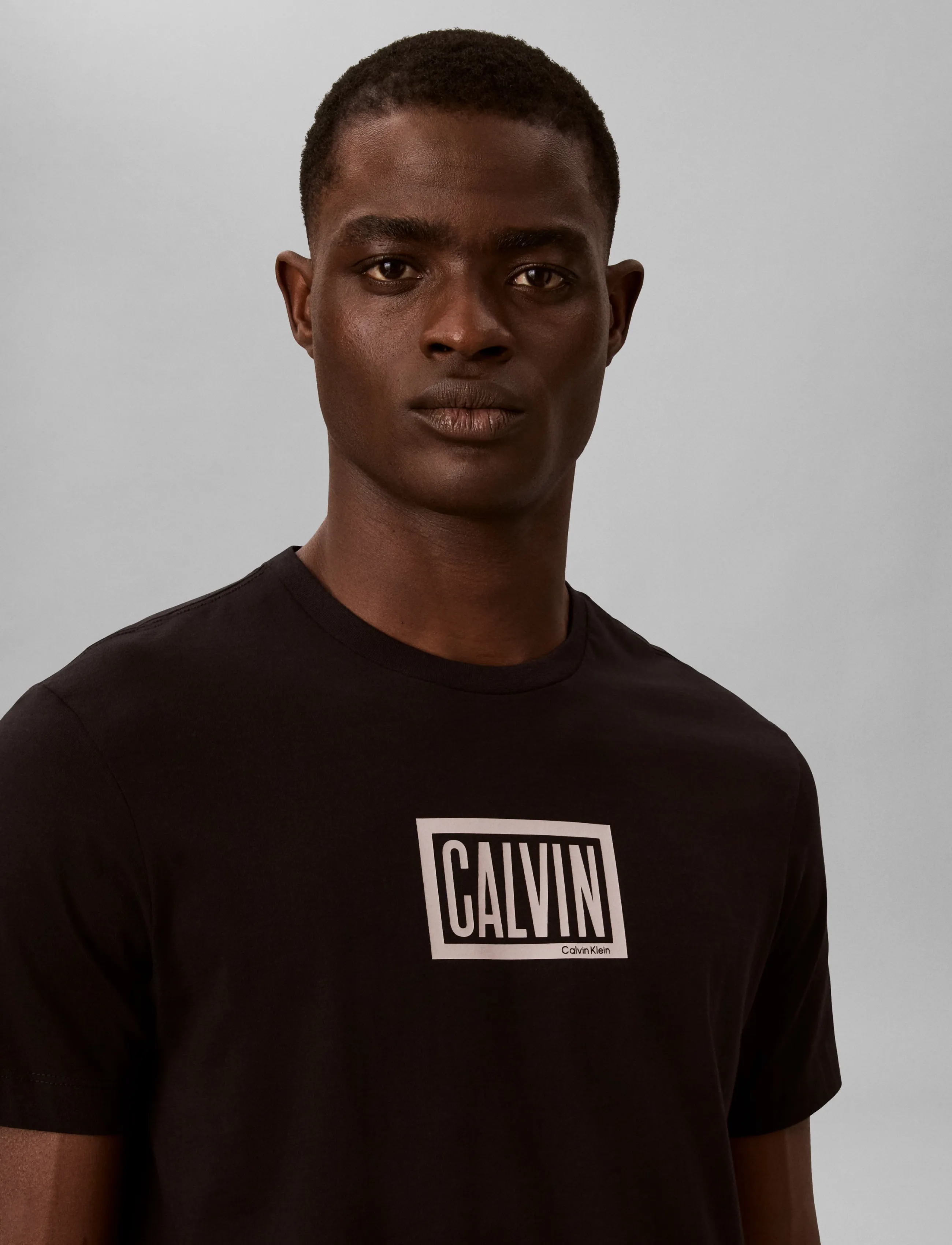 Calvin Klein Jeans - SS 30S EU BOXED CALVIN GRAPHIC T - lühikeste varrukatega t-särgid - black - 4