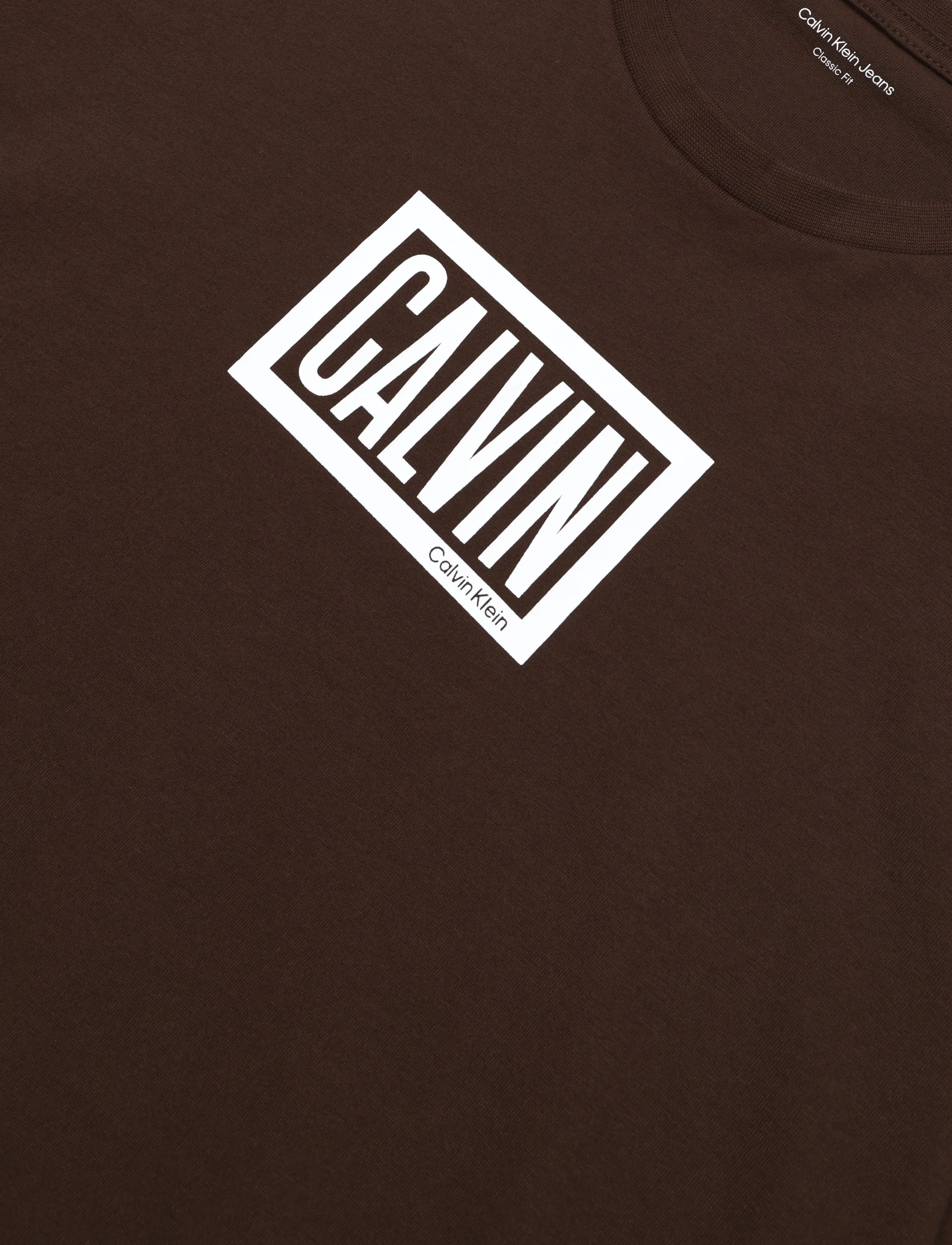 Calvin Klein Jeans - SS 30S EU BOXED CALVIN GRAPHIC T - kortärmade t-shirts - brown cork - 2