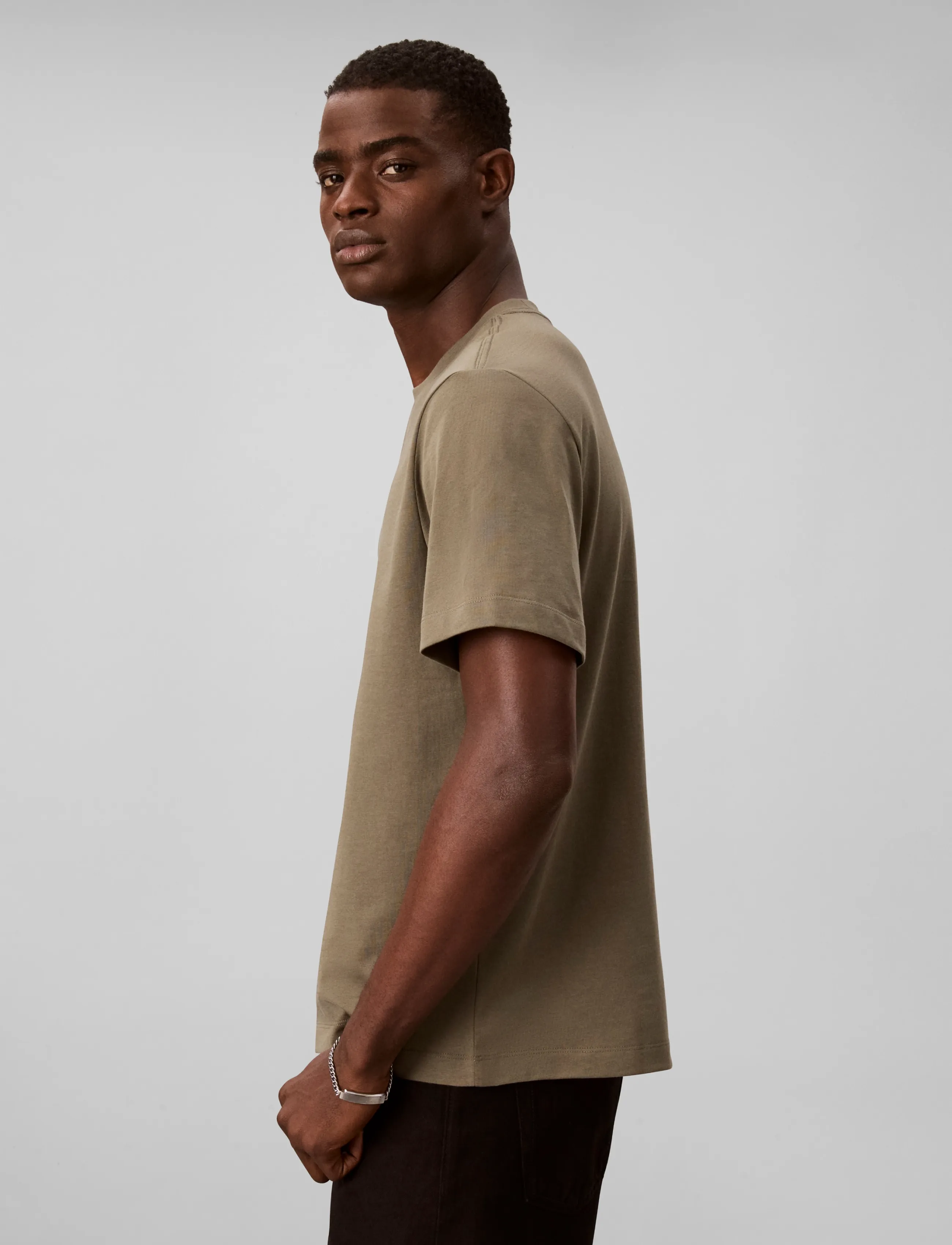 Calvin Klein Jeans - SS 20s EZ Distressd Mnlgo Graphi - kurzärmelige t-shirts - dusty olive - 5
