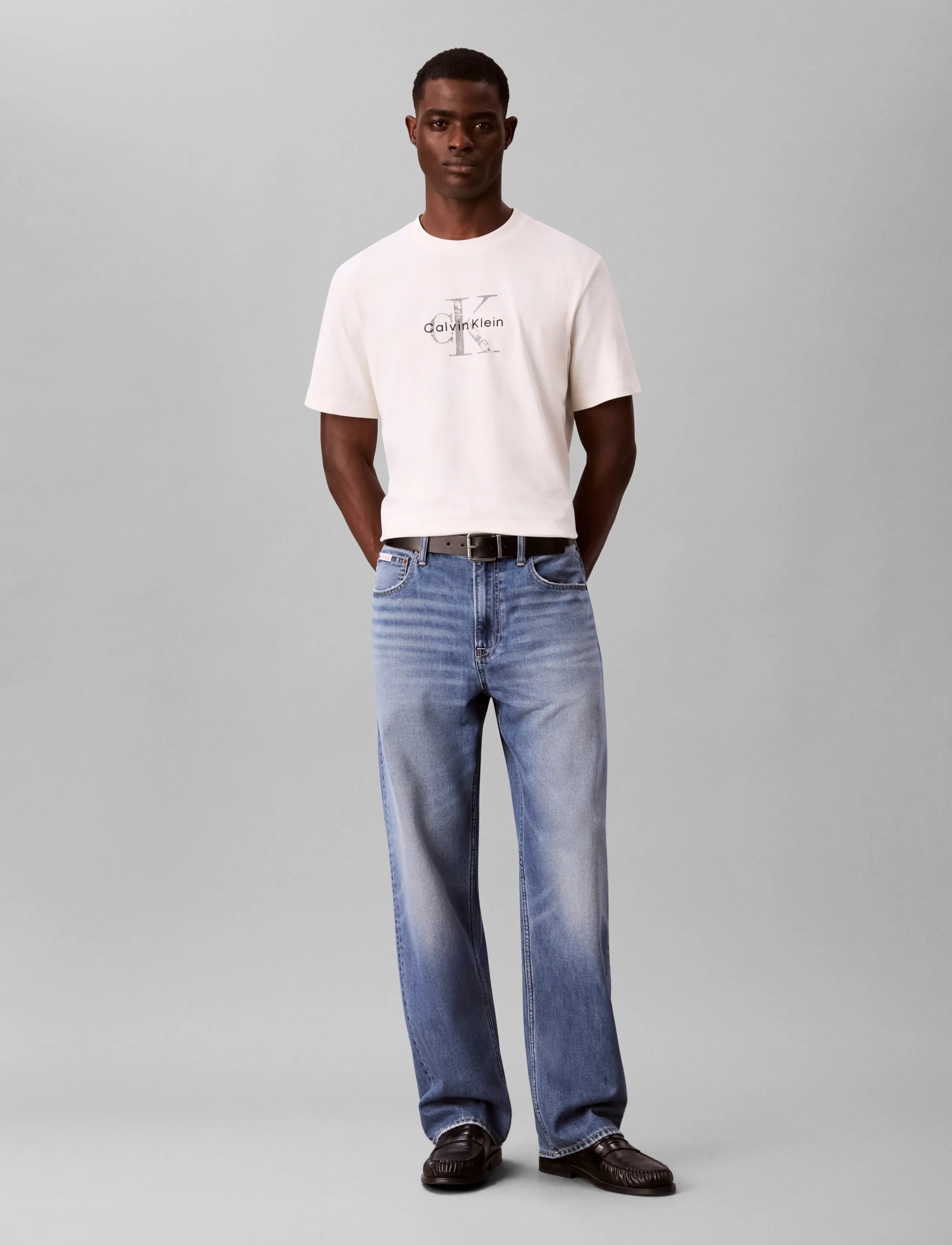 Calvin Klein Jeans SS 20s EZ Distressd Mnlgo Graphi - T-shirts - TOFU / cream