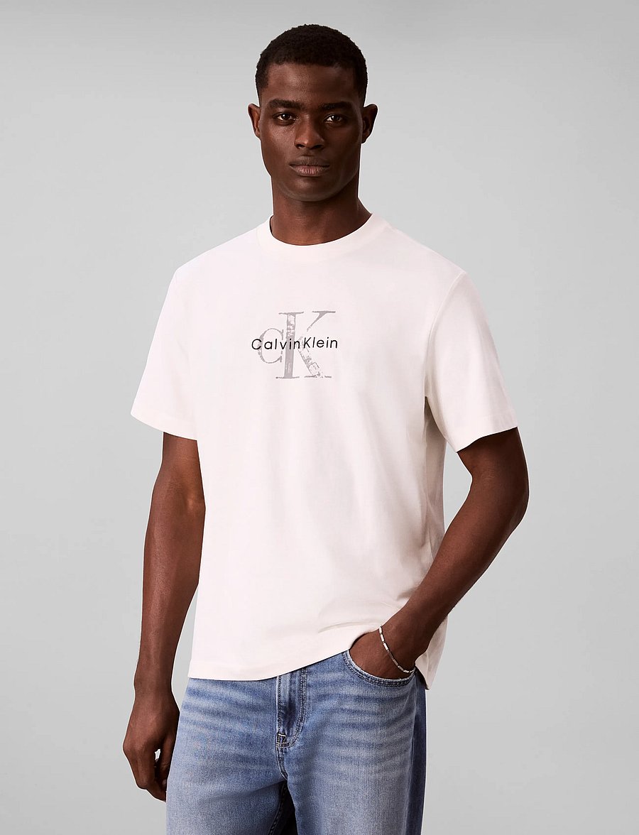 Calvin Klein Jeans - SS 20s EZ Distressd Mnlgo Graphi - kortärmade t-shirts - tofu - 3