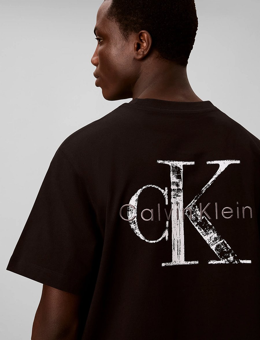 Calvin Klein Jeans - SS EZ 20S DISTRESS MNLGO BCK GRA - kurzärmelige t-shirts - black - 4