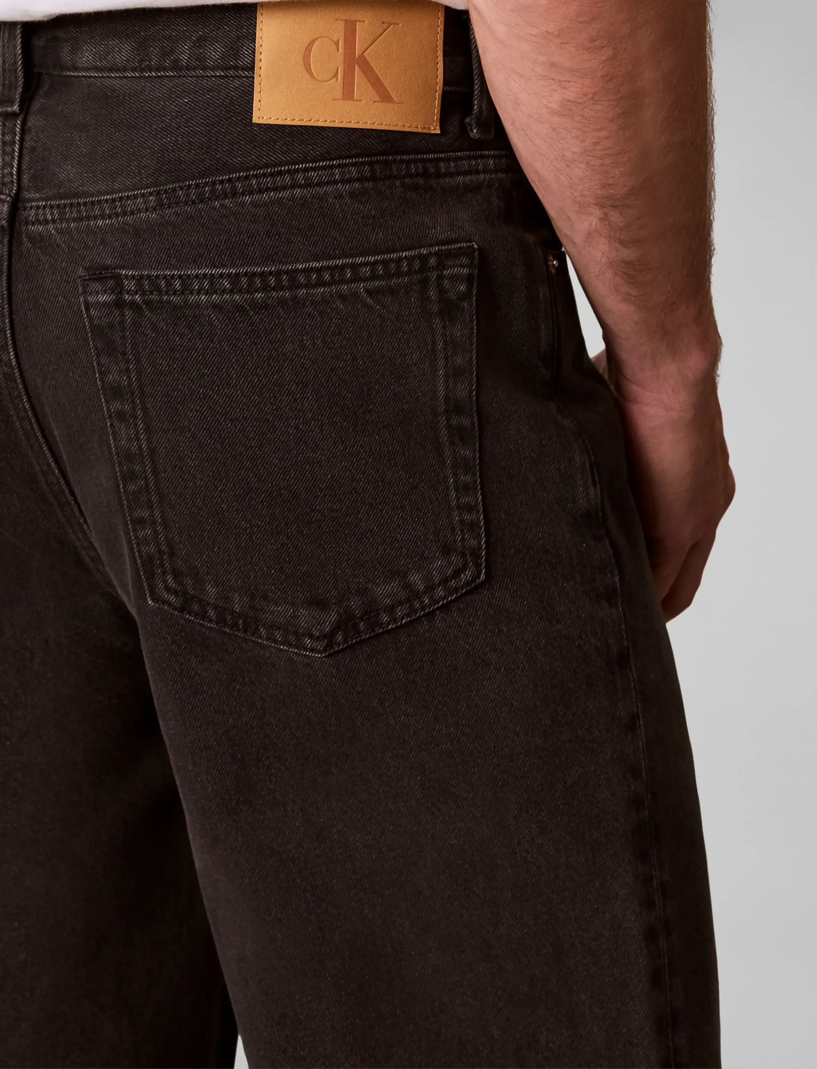 Calvin Klein Jeans RELAXED STRAIGHT CK ESSNTL BLACK - Tänavastiil - CK ESSENTIAL BLACK / black