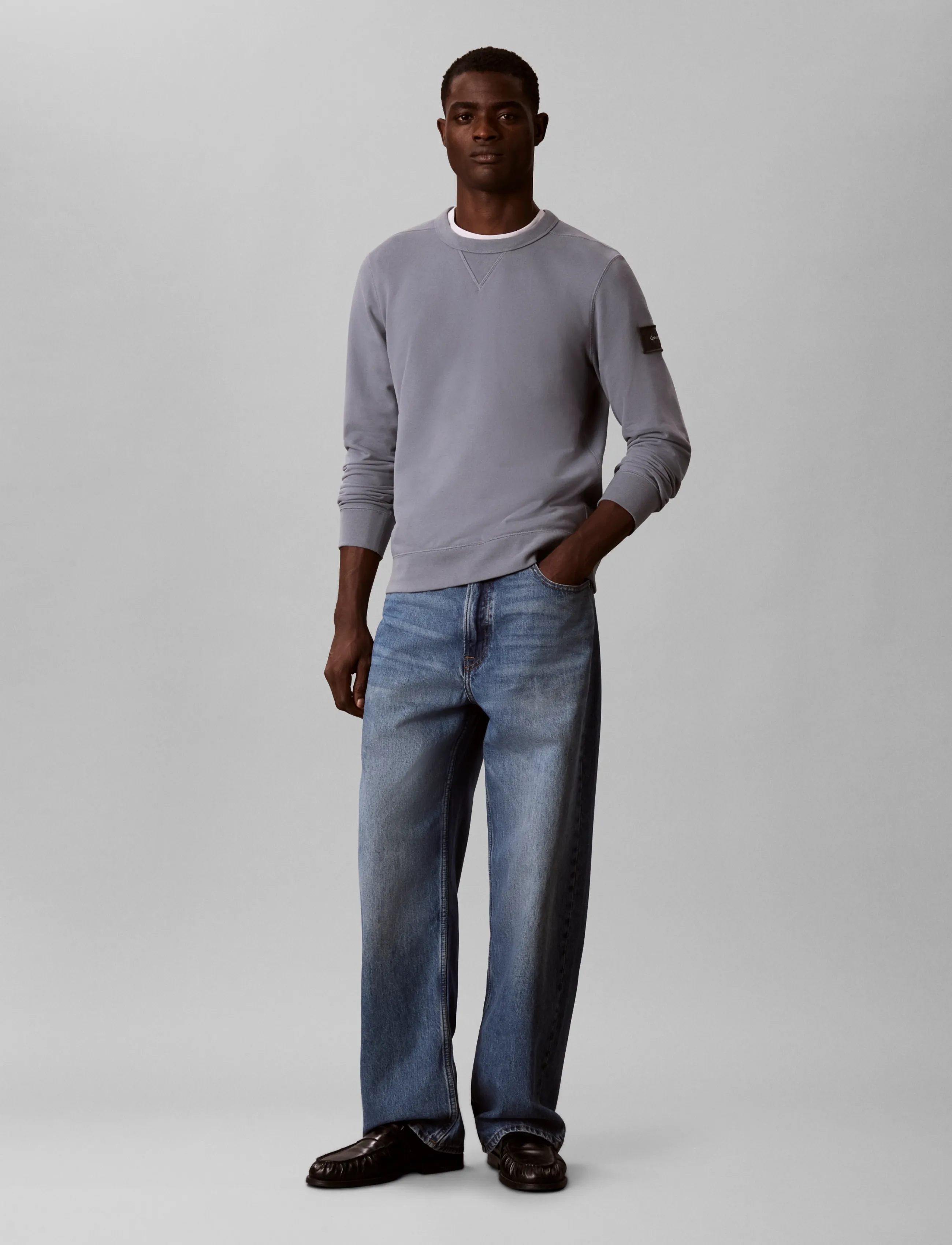 Calvin Klein Jeans LS EU 350TERRY BADGE CN SWEATSHI - Sweatshirts & Hoodies - STEEL GRAY / grey