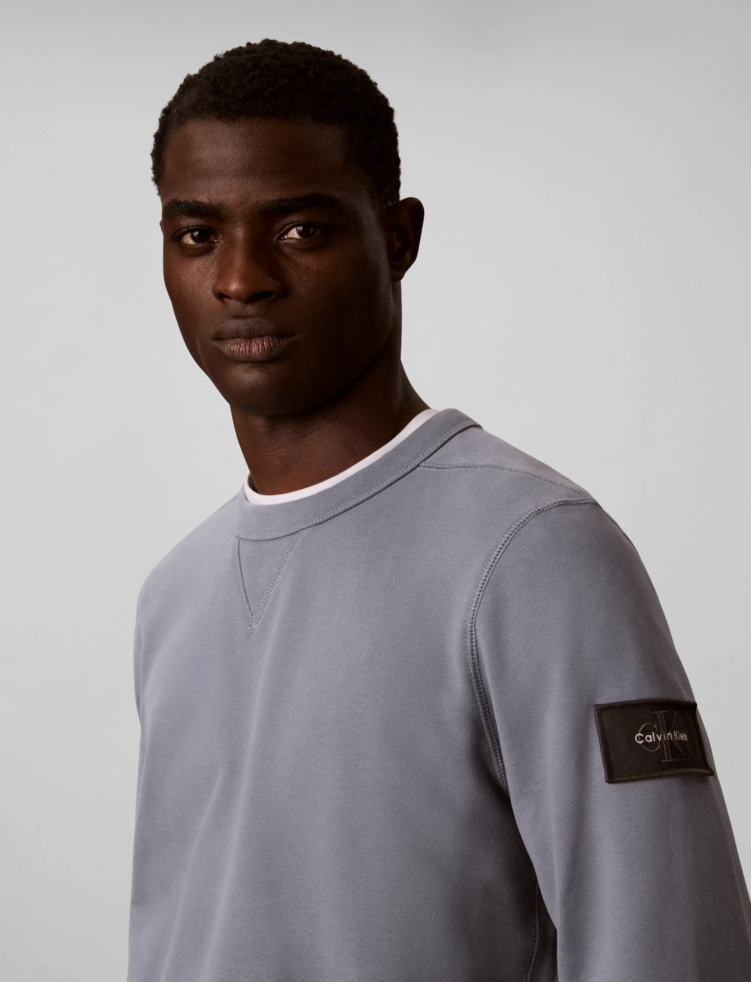 Calvin Klein Jeans - LS EU 350TERRY BADGE CN SWEATSHI - sweatshirts - steel gray - 4