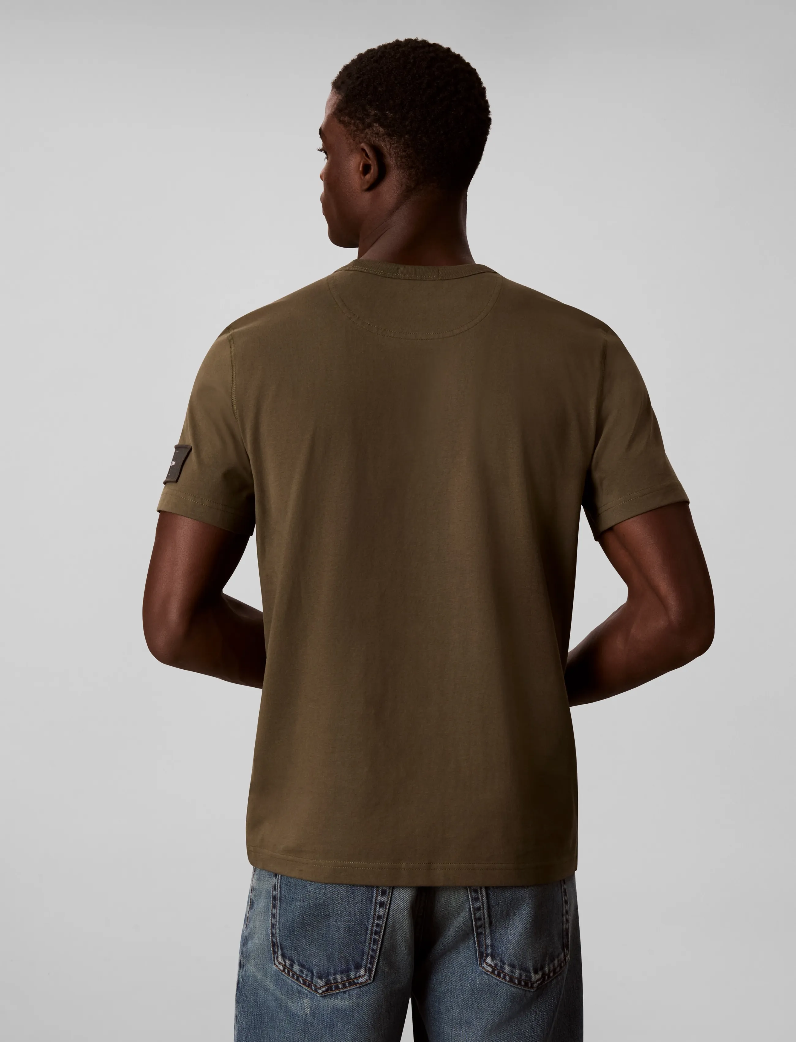 Calvin Klein Jeans - SS CLSC SUEDED JERSEY BADGE TEE - olive night - 2