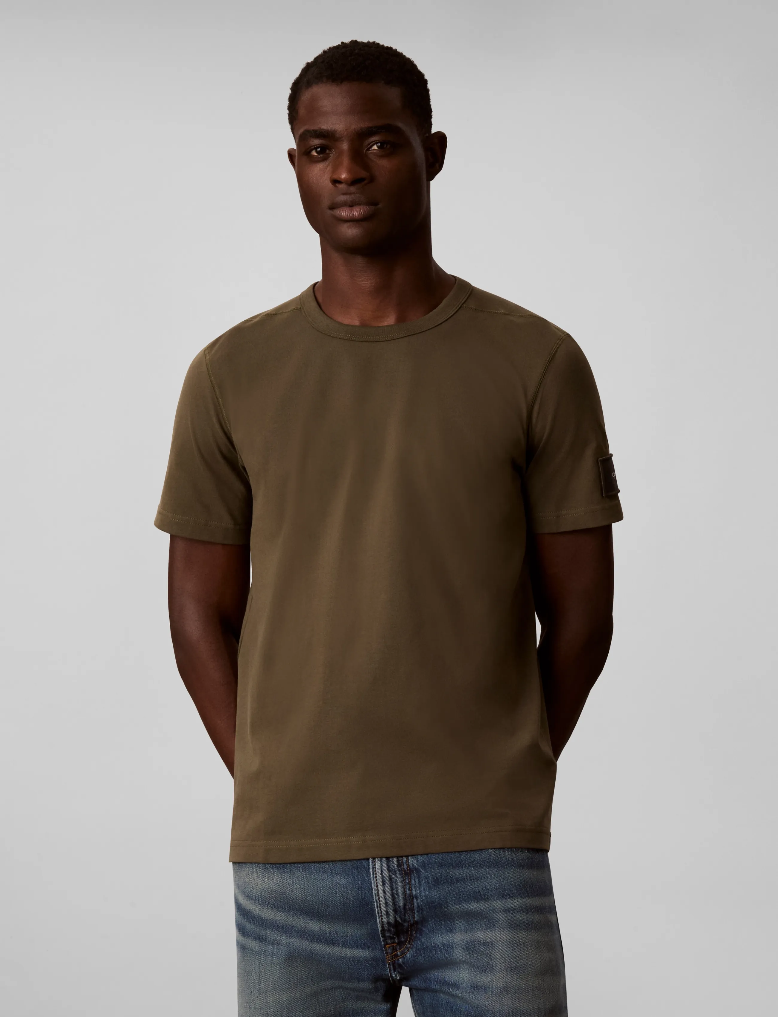 Calvin Klein Jeans - SS CLSC SUEDED JERSEY BADGE TEE - olive night - 3