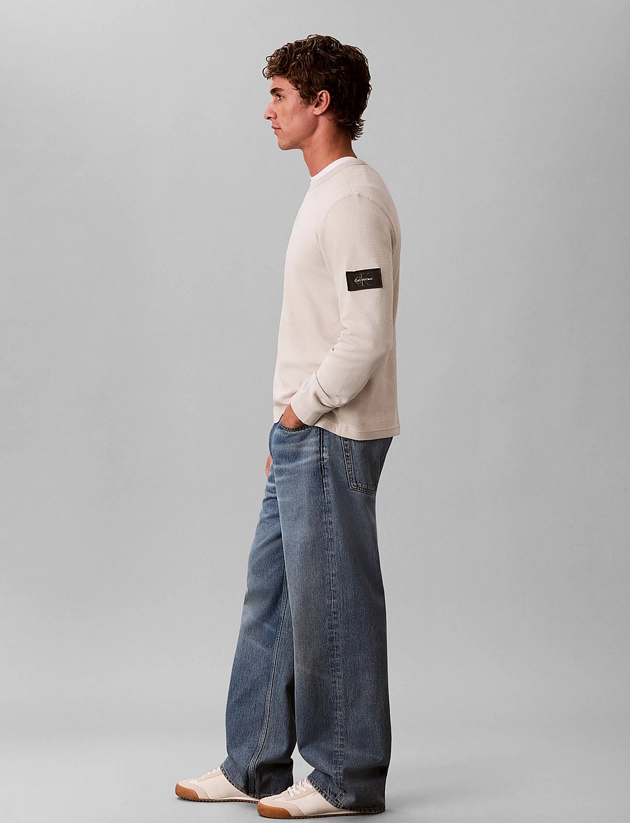 Calvin Klein Jeans - LS WAFFLE BADGE CREWNK TEE - langärmelige t-shirts - moonstruck - 5