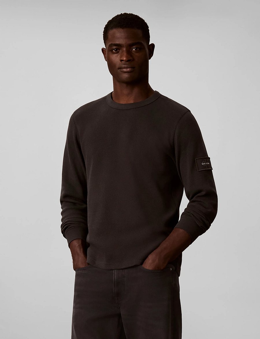 Calvin Klein Jeans - LS WAFFLE BADGE CREWNK TEE - langärmelige t-shirts - pirate black - 3
