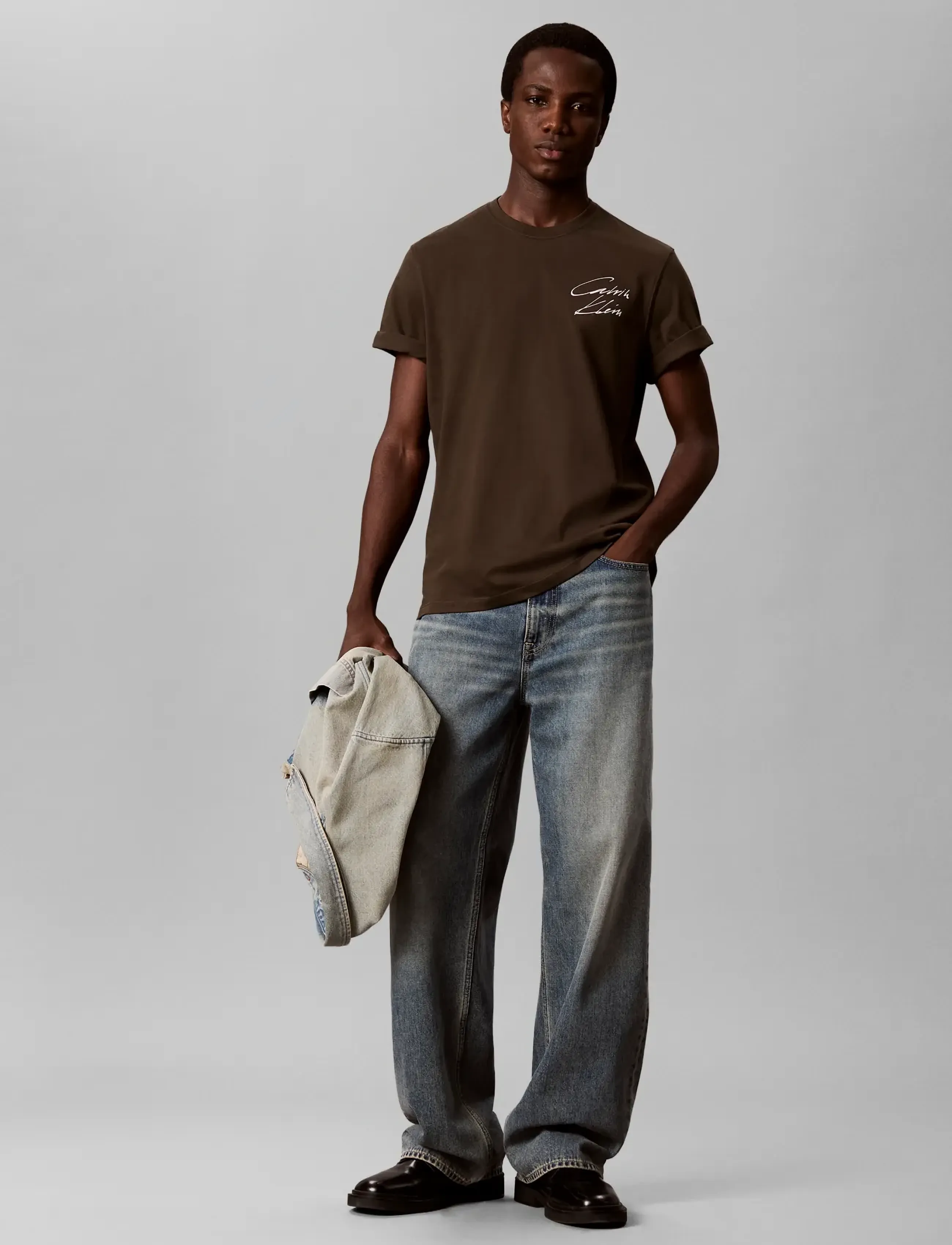 Calvin Klein Jeans SS CLSC 30s EU SCRIPT GRAPHIC - T-särgid - GREEN STONE / brown