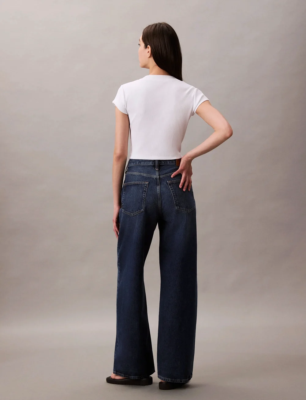 Calvin Klein Jeans - THE WIDE LEG TINTED HORSESHOE - hosen mit weitem bein - tinted horseshoe - 4
