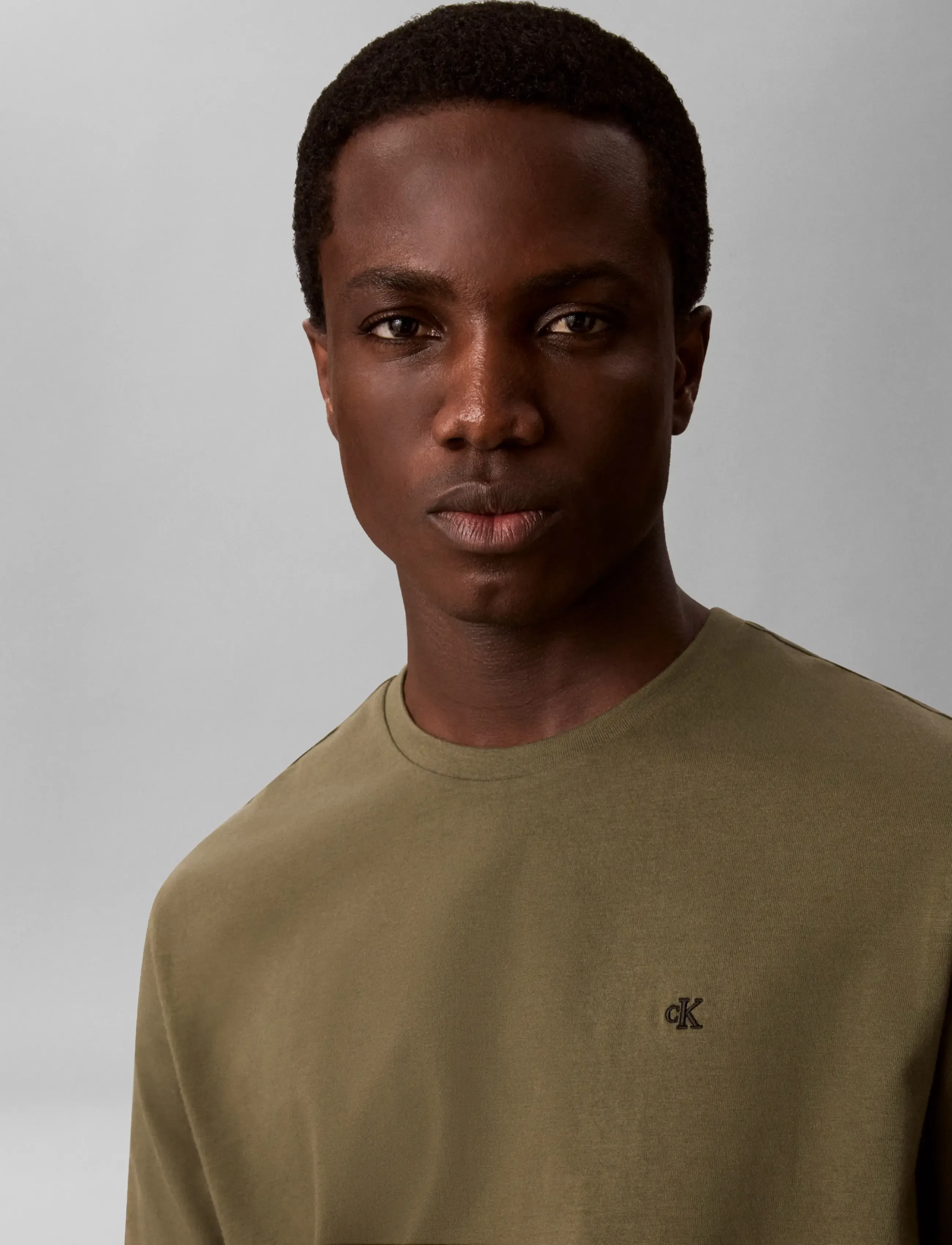 Calvin Klein Jeans - SS CLASSIC MONOGRAM TEE - kurzärmelige t-shirts - olive night - 4