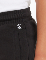 Calvin Klein - CKJ STACK LOGO JOGGER SHORTS - treniņtērpa šorti - ck black - 3