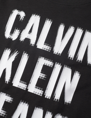 Calvin Klein - PIXEL LOGO RELAXED SS T-SHIRT - ck black - 2