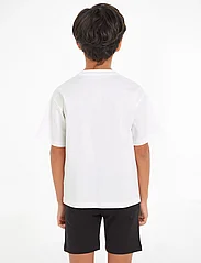 Calvin Klein - LAYERED GRAPHIC RELAXED T-SHIRT - lühikeste varrukatega t-särgid - bright white - 2