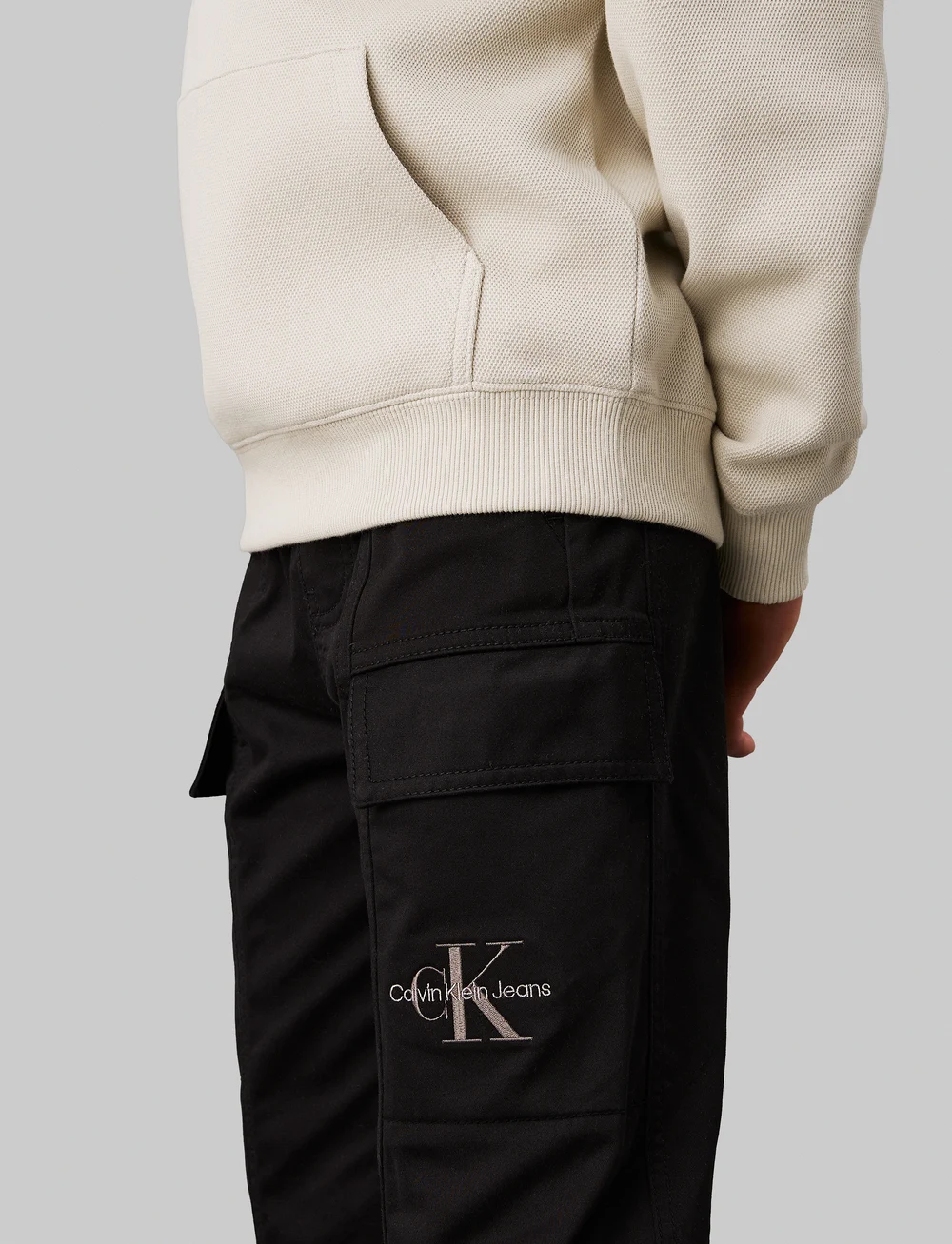 Calvin Klein - ESSENTIAL WOVEN CARGO PANTS - cargohosen - ck black - 3