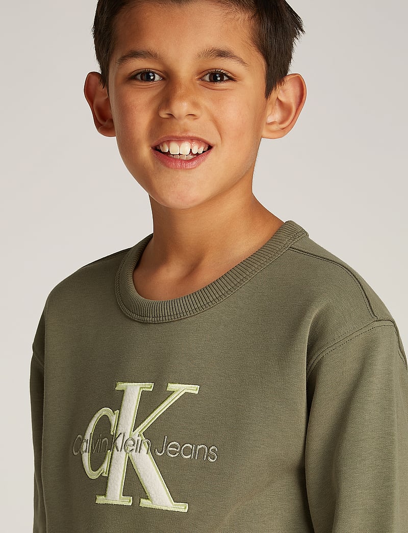 Calvin Klein - OUTLINED MONO RELAXED CN - sweatshirts - dusty olive - 3