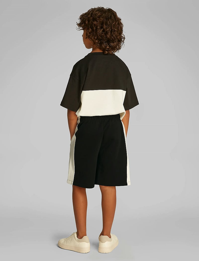 Calvin Klein - COLOR BLOCK RELAXED SHORTS - lühikesed dressipüksid - ck black - 3