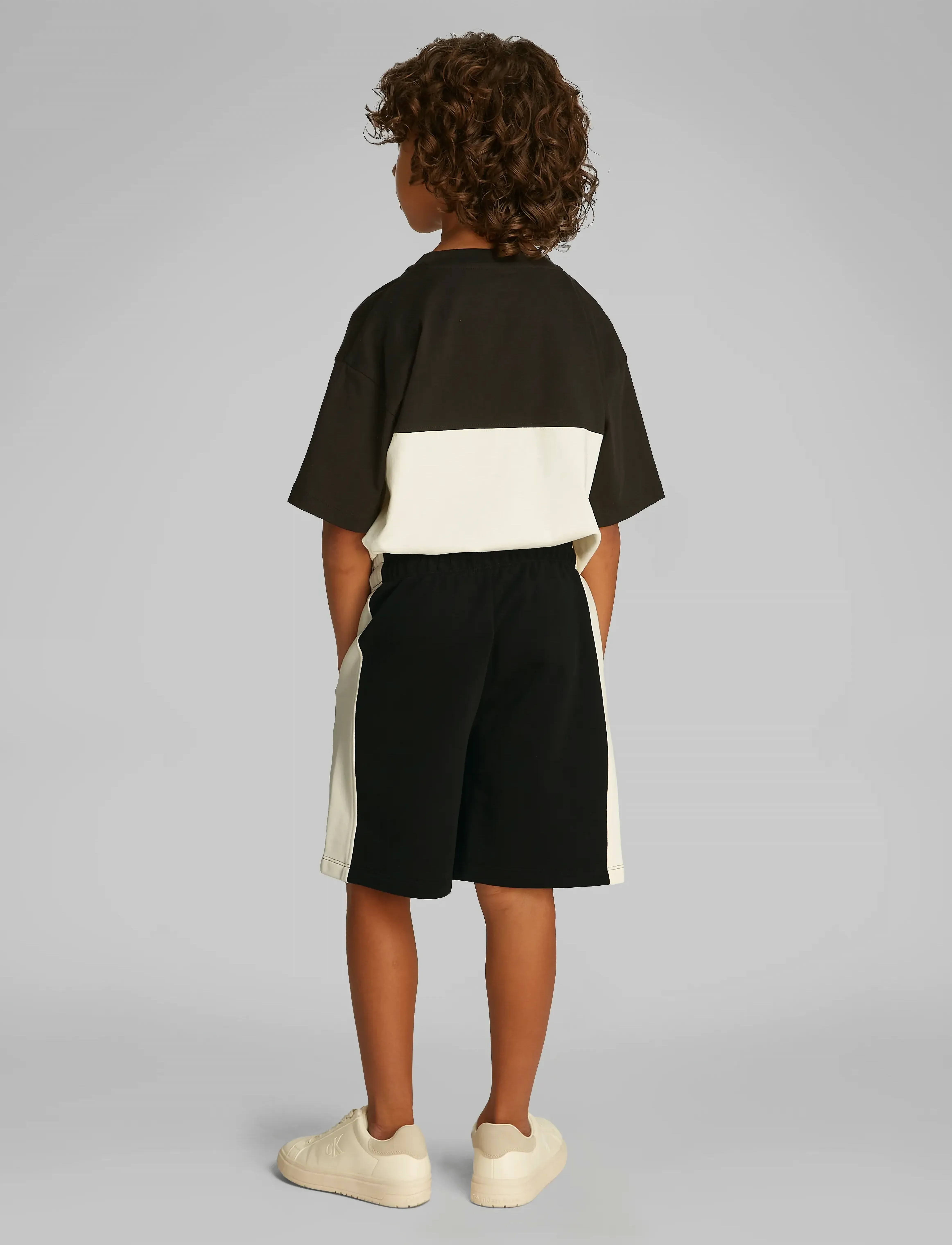 Calvin Klein - COLOR BLOCK RELAXED SHORTS - lühikesed dressipüksid - ck black - 3