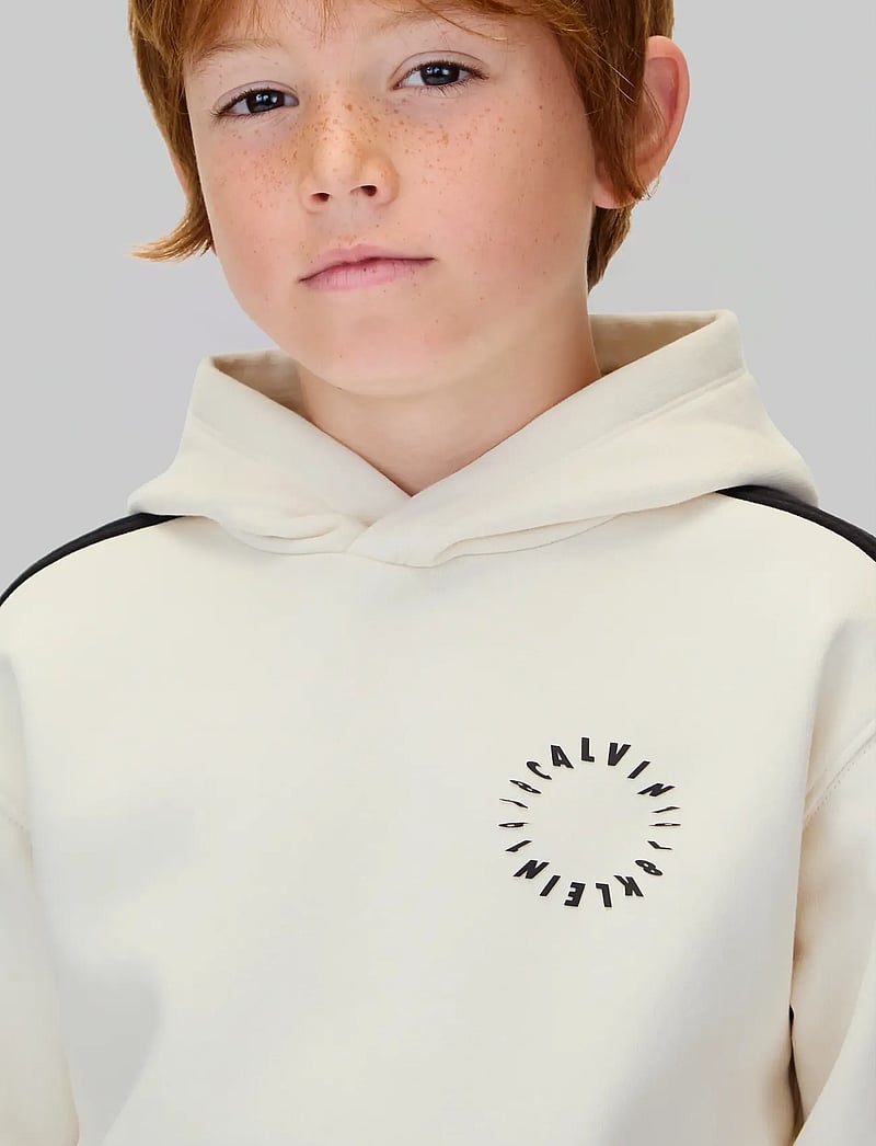 Calvin Klein - BRUSHED FLEECE CLR BLOCK HOODIE - hættetrøjer - whitecap gray - 4