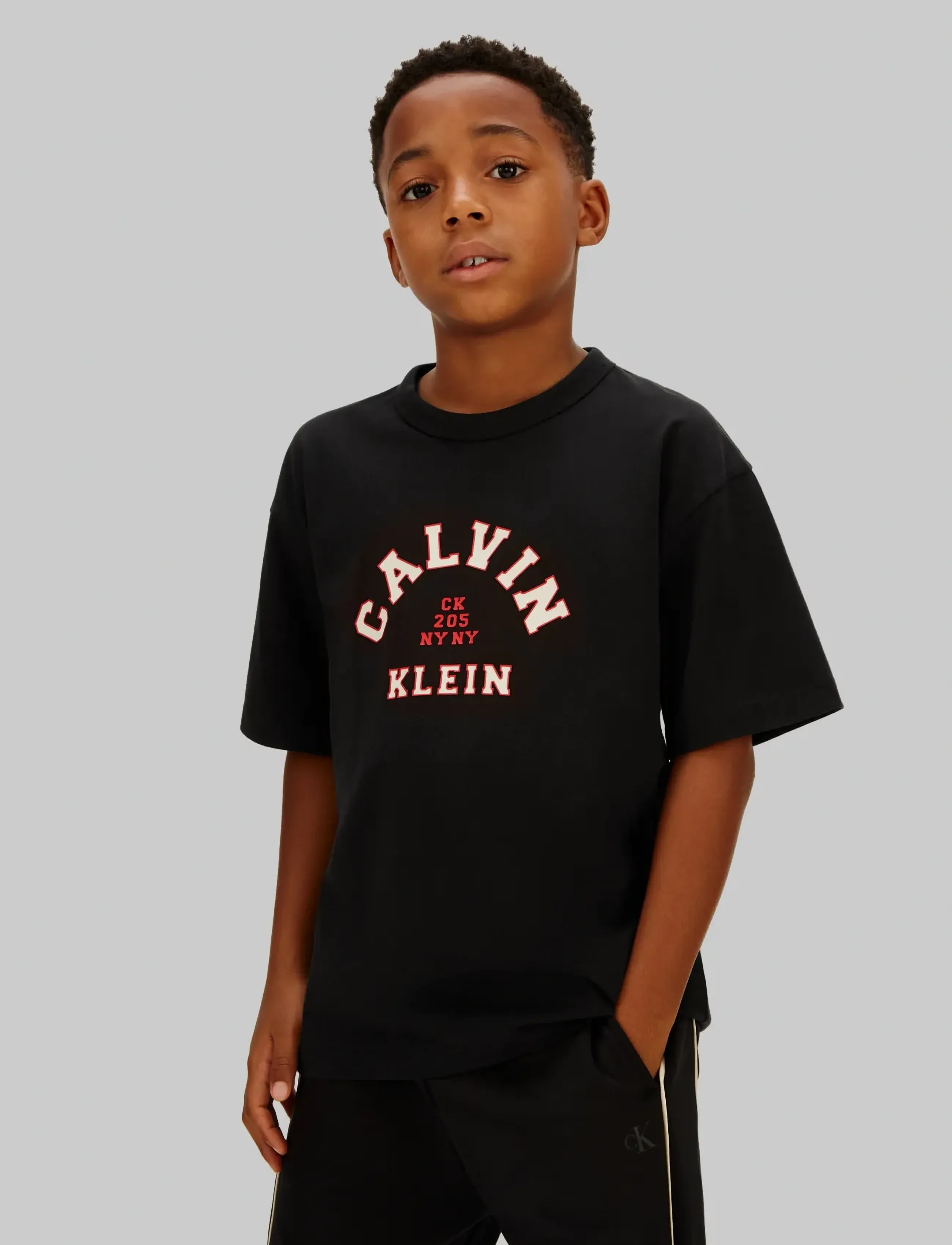 Calvin Klein Varsity Graphic T-Shirt S/S, Børn, Varsity Grafik T-Shirt, Sort, Str: 128