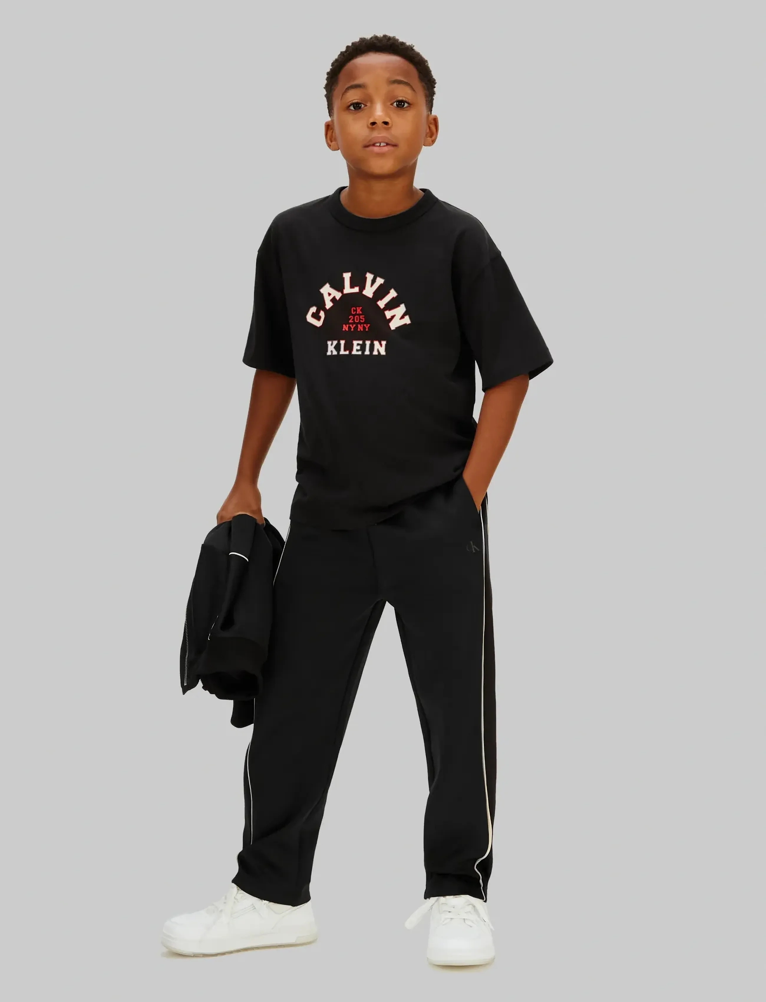 Calvin Klein - VARSITY GRAPHIC T-SHIRT S/S - kortærmede t-shirts - ck black - 2