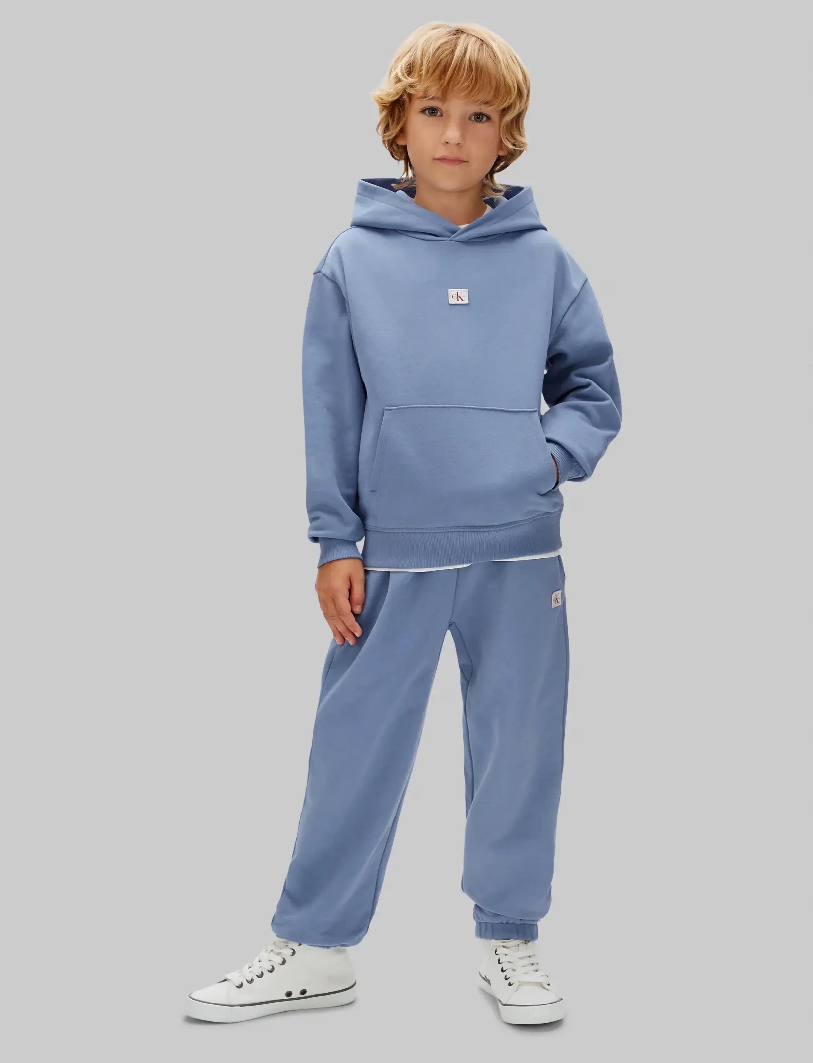 Calvin Klein MONOLOGO BADGE HOODIE - Oberteile - COLONY BLUE / blue