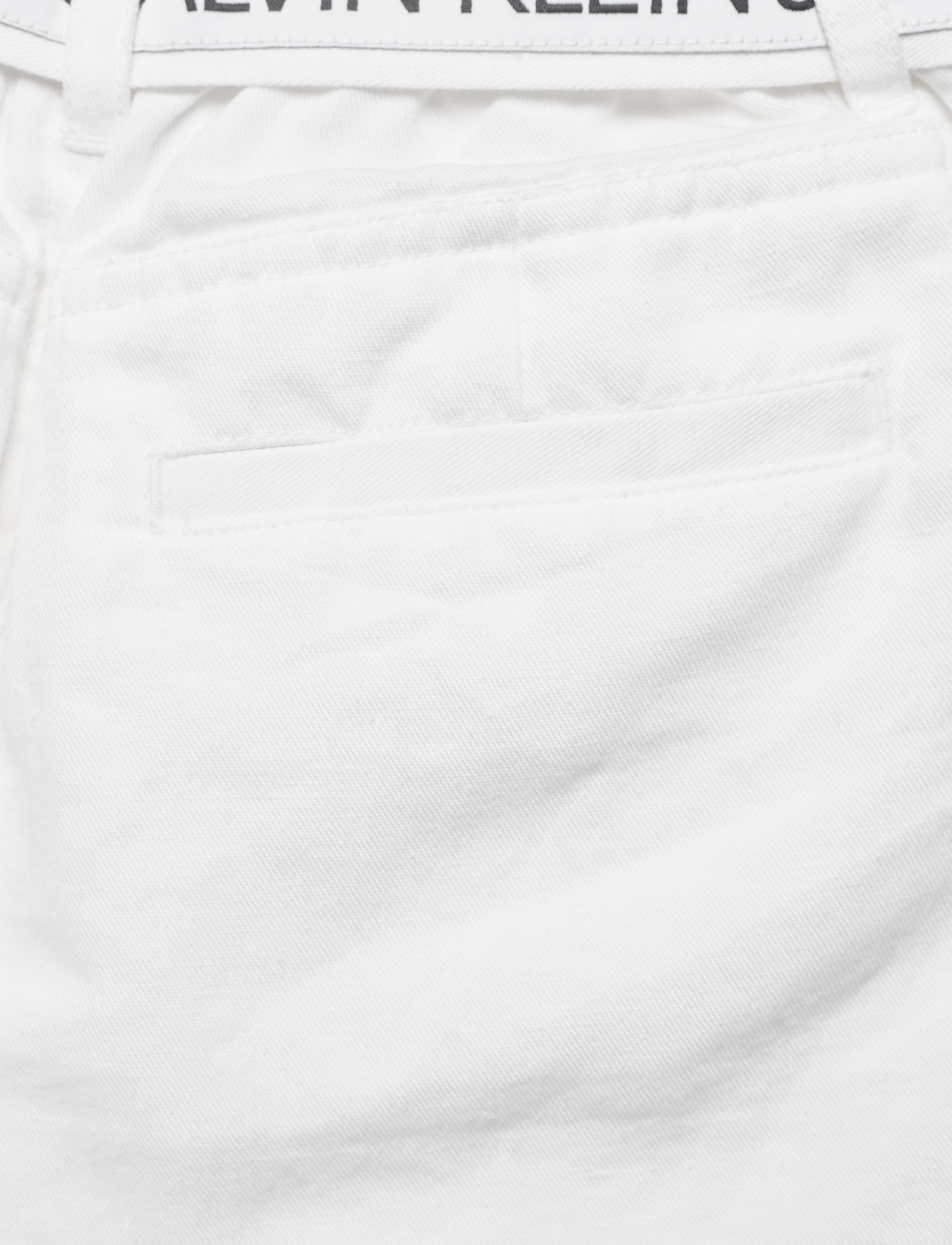 Calvin Klein - LOGO TAPE TWILL SHORTS - bright white - 4