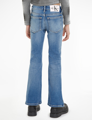 Calvin Klein - FLARE MR SPLIT VISUAL MID BLUE - bootcut jeans - visual mid blue - 3