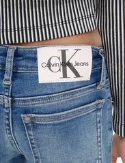 Calvin Klein - FLARE MR SPLIT VISUAL MID BLUE - bootcut jeans - visual mid blue - 4