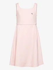 Calvin Klein - BACK LOGO TAPE FIT FLARE DRESS - varrukateta vabaaja kleidid - sepia rose - 0