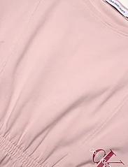 Calvin Klein - MONOGRAM OFF PLACED T DRESS - kortermede hverdagskjoler - sepia rose - 2