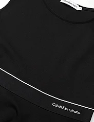 Calvin Klein - LOGO TAPE SLEEVELESS PUNTO DRESS - kjoler uten ermer i avslappet stil - ck black - 2