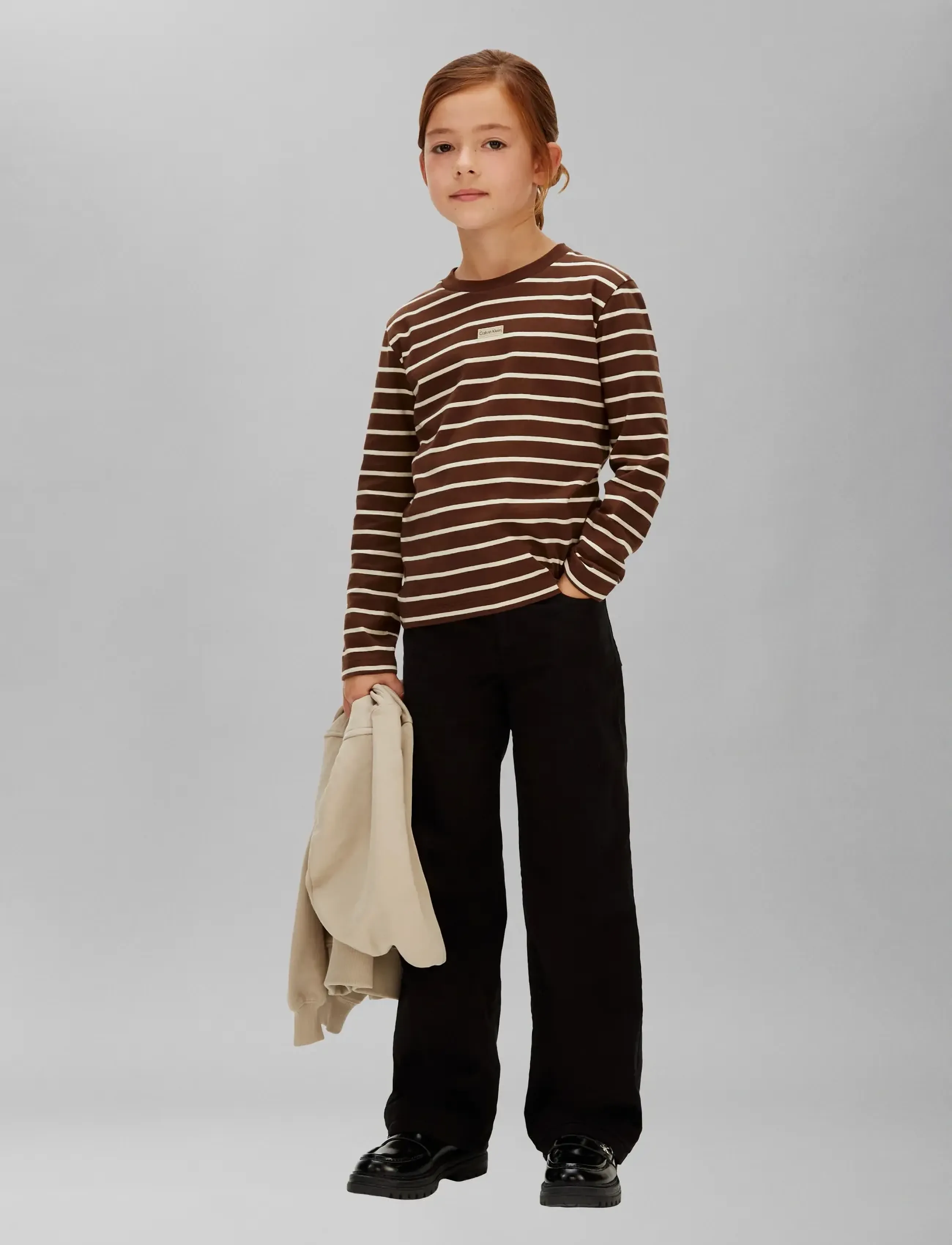 Calvin Klein YD STRIPE L/S T-SHIRT - Topy i Koszulki - LEGACY BROWN  WHITECAP GRAY / brown