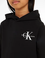 Calvin Klein - SMALL MONOGRAM HOODIE - kapuutsiga dressipluusid - ck black - 12