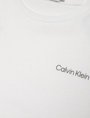 Calvin Klein - CHEST INST. LOGO SS T-SHIRT - kortärmade t-shirts - bright white - 2