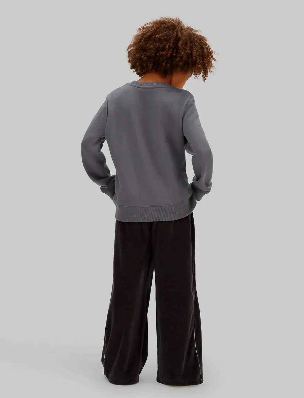 Calvin Klein - MONO MINI BADGE REG CN - sweatshirts - coal - 4