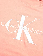 Calvin Klein - META-MINIMAL MONOGRAM T-SHIRT - kortärmade t-shirts - blooming dahlia - 2